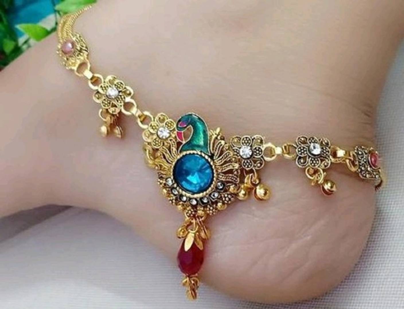 Latest Beautiful Alloy Gold Plated Anklets